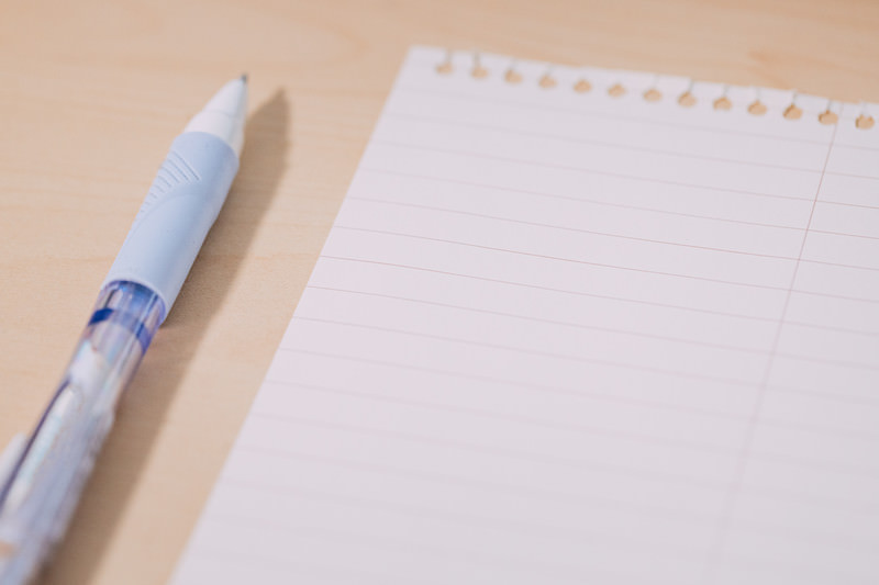 ぱたくそフリー画像
便箋とペン